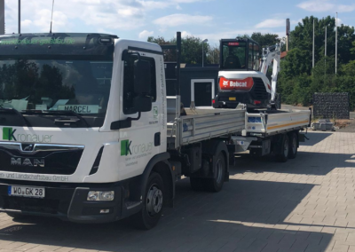 LKW mit Anhänger als kraftvolles Gespann